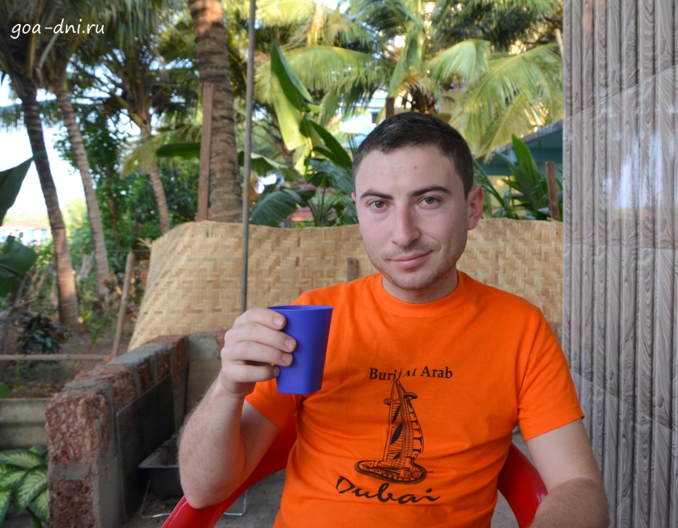 Русфет пьёт кофе в Индии