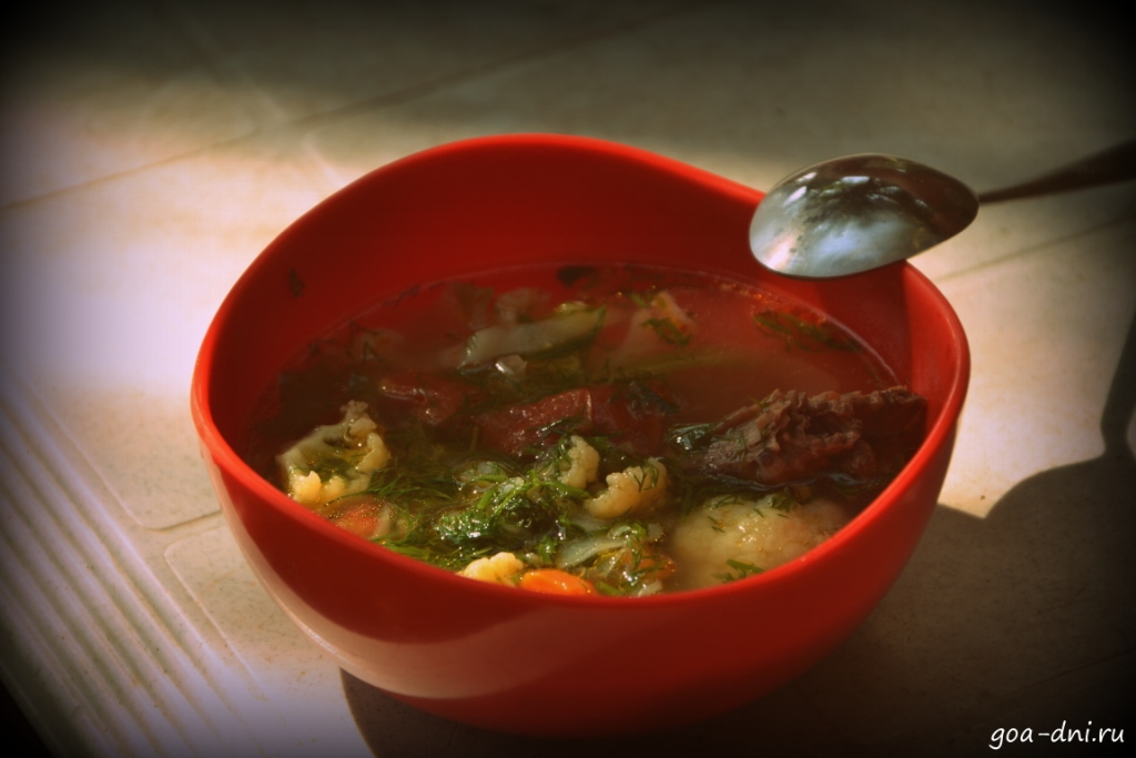 Суп на обед в Гоа
